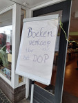 5. Verkoop  Pinkstermarkt binnen om slecht weer