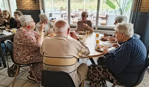 16. Velen kijken uit naar gezamenlijk te eten