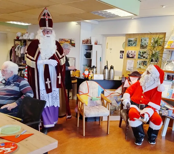 30. Sint en kerstman in discussie