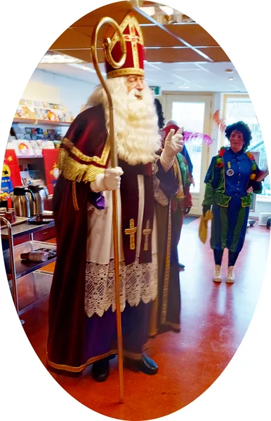 39. Maar toen kwam Sinterklaas met 2 Pieten
