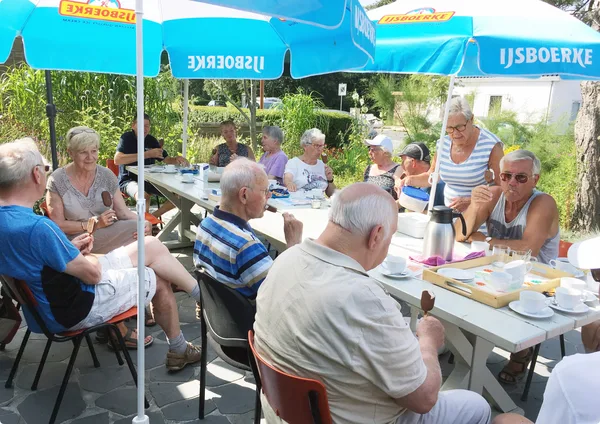45. De traktatie werd erg op prijs gesteld