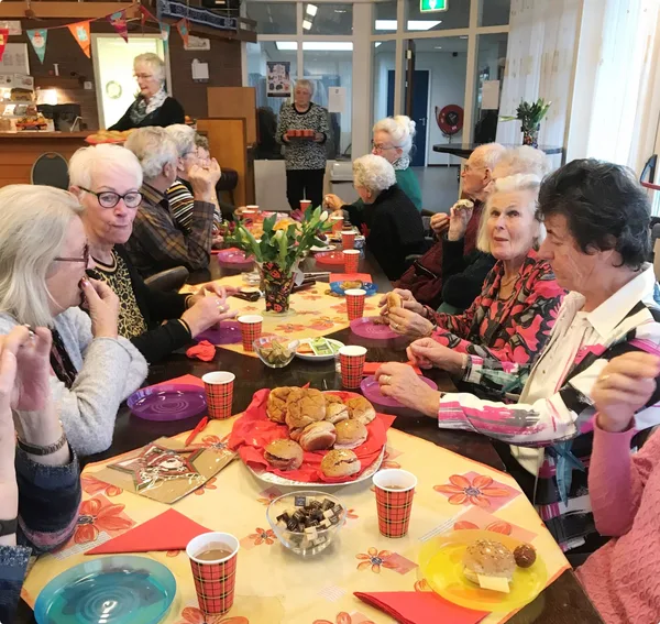 73. De broodmaaltijd viel goed in de smaak