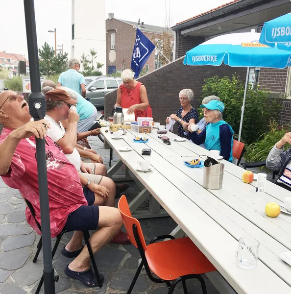54. Regen, uitwijken naar binnen