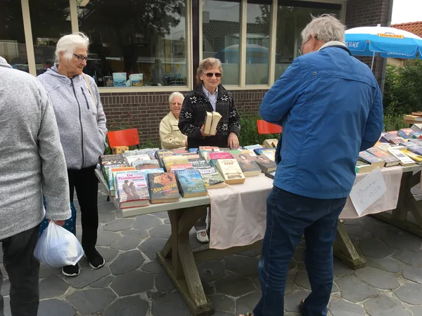 10. Maar de verkoop van boeken ging steeds voor