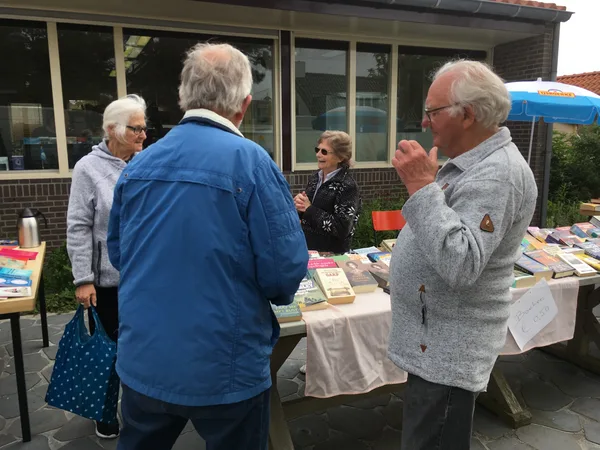 9. Daar viel ook gezellige gesprekken met bekenden onder