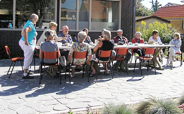43. Wie moet er nog koffie DOP 17 augustus 2016