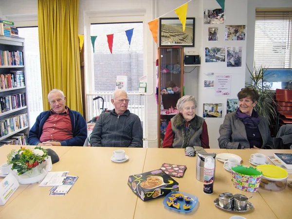57. Aris Spijker tracteerde (88 jaar) 07-11-2016